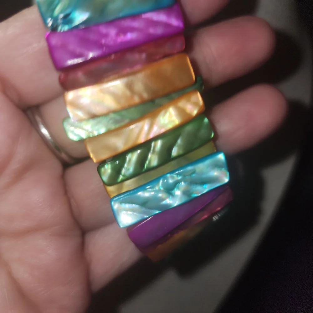 Vintage Multicolor Dyed Mother Of Pearl Bracelet - Picture 5 of 7